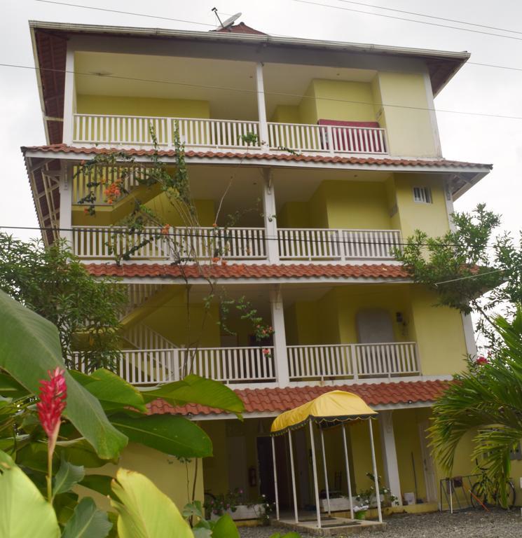 Jardines Vista Del Mar Condos Bocas Town Room photo